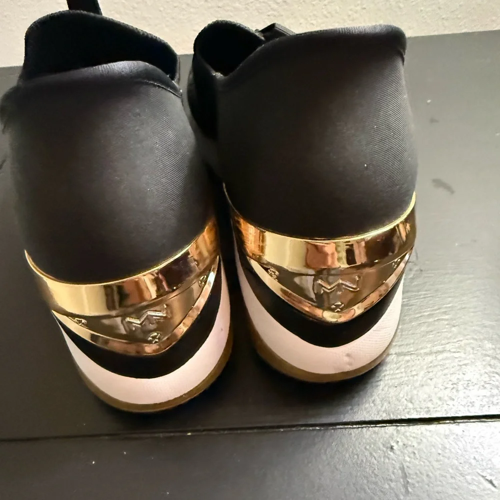 Mark Nason SKECHERS Womens 8 WEDGE Fashion SNEAKERS Black Gold 177667 - Picture 6 of 8